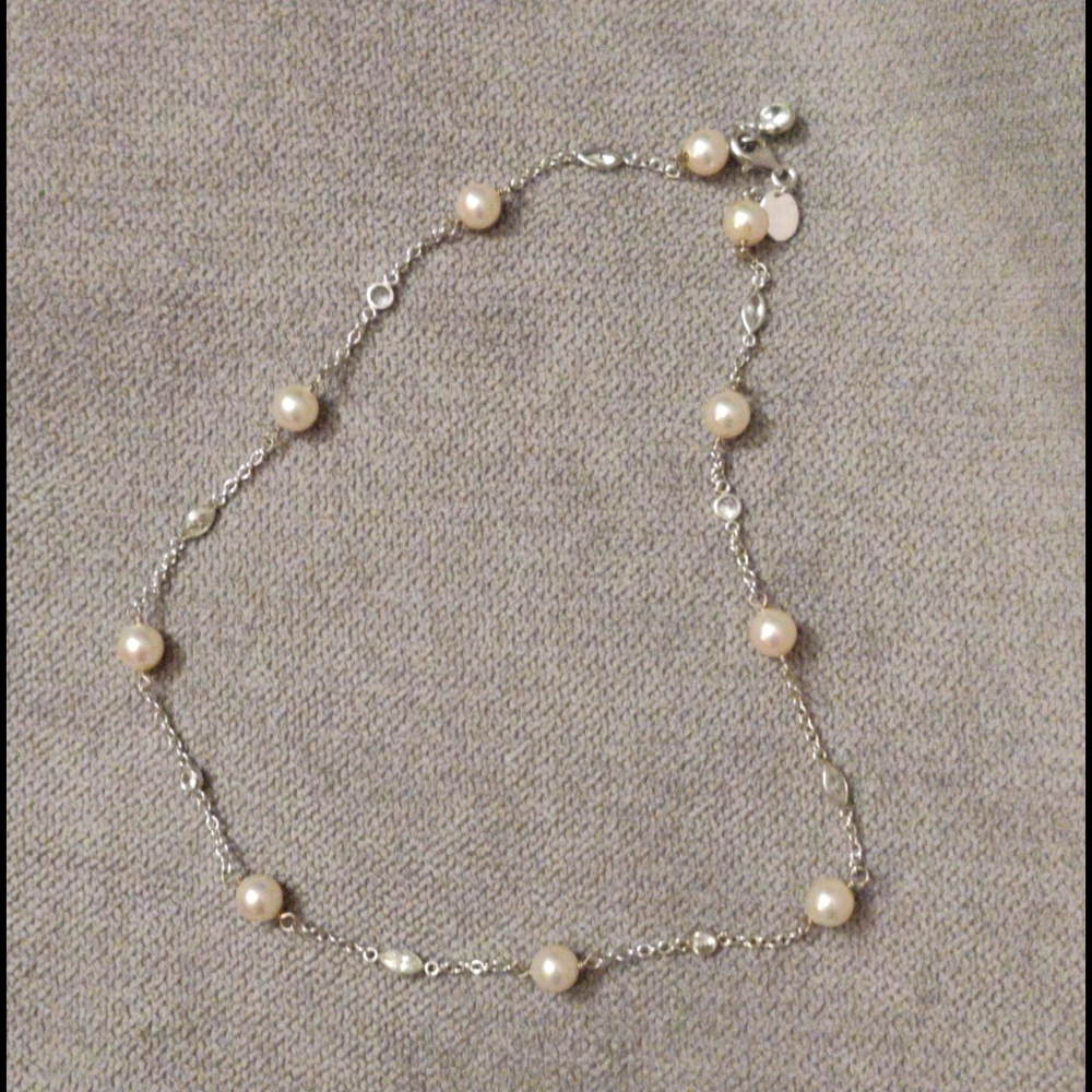 Silver and pearl necklace